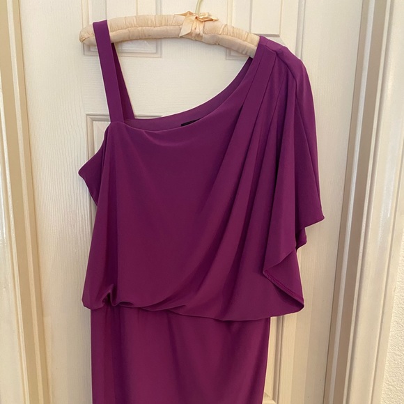 Purple off the shoulder dress size 8 - Picture 5 of 8